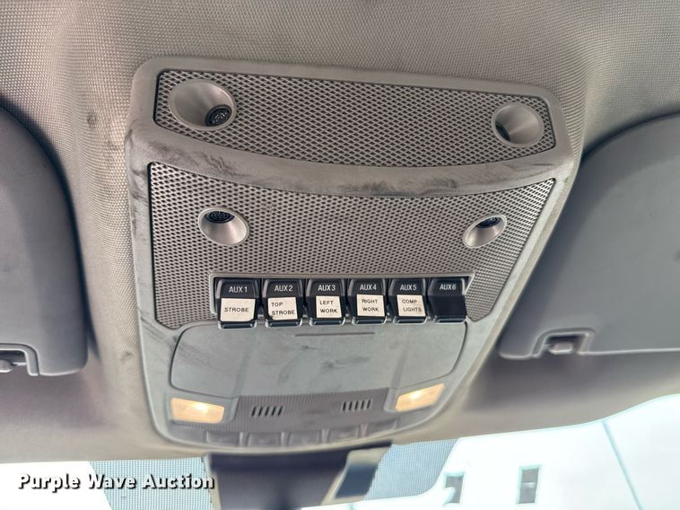 image for item EJ4538 2022 Ford F350 Super Duty utility bed pickup truck