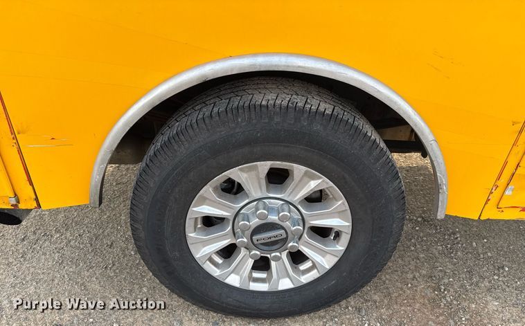 image for item EJ4538 2022 Ford F350 Super Duty utility bed pickup truck