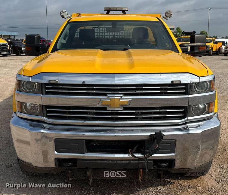 image for item EJ4539 2017 Chevrolet Silverado 3500HD utility bed pickup truck