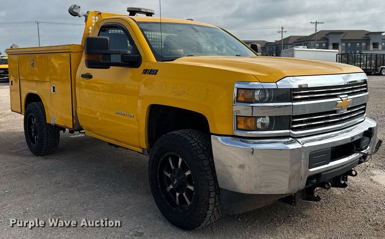 image for item EJ4539 2017 Chevrolet Silverado 3500HD utility bed pickup truck