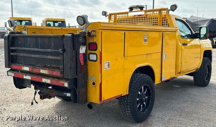 image for item EJ4539 2017 Chevrolet Silverado 3500HD utility bed pickup truck