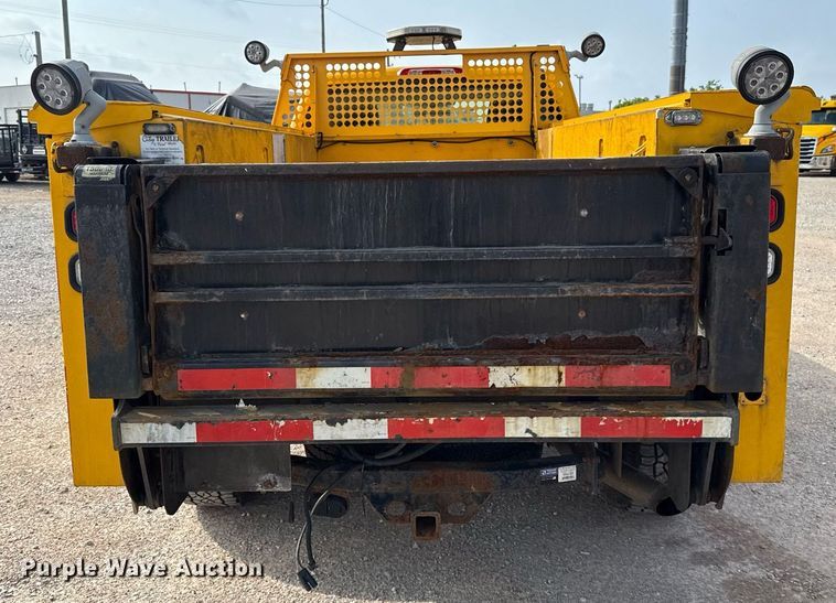 image for item EJ4539 2017 Chevrolet Silverado 3500HD utility bed pickup truck