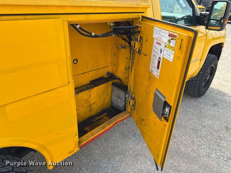 image for item EJ4539 2017 Chevrolet Silverado 3500HD utility bed pickup truck