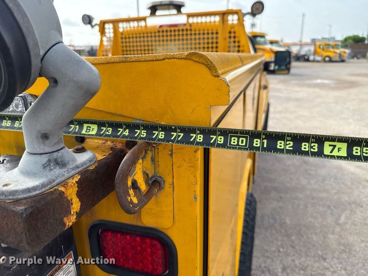 image for item EJ4539 2017 Chevrolet Silverado 3500HD utility bed pickup truck