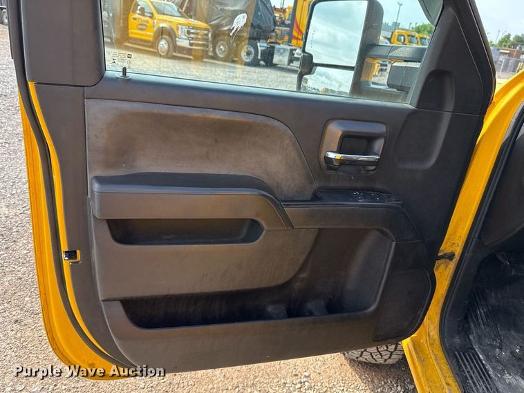 image for item EJ4539 2017 Chevrolet Silverado 3500HD utility bed pickup truck