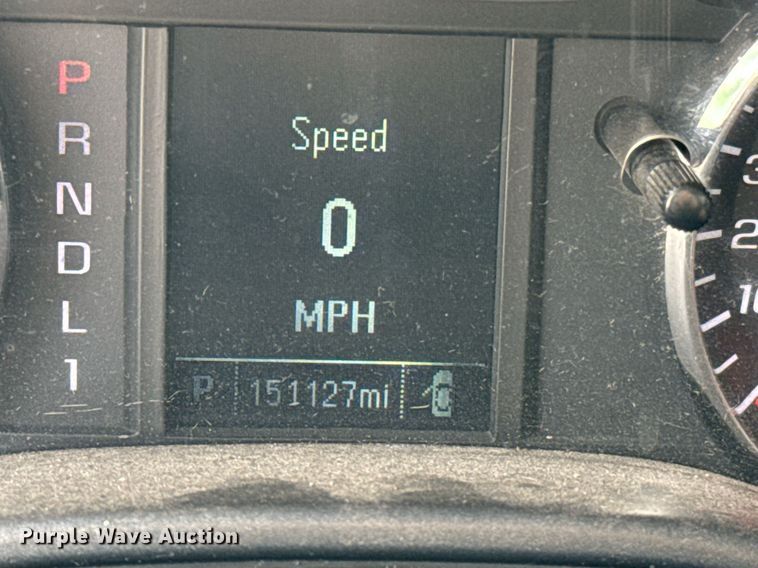 image for item EJ4539 2017 Chevrolet Silverado 3500HD utility bed pickup truck