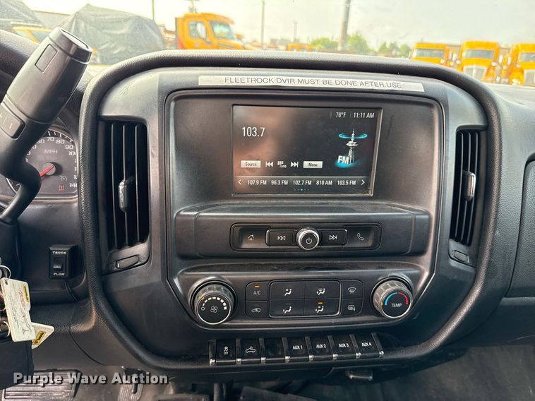 image for item EJ4539 2017 Chevrolet Silverado 3500HD utility bed pickup truck