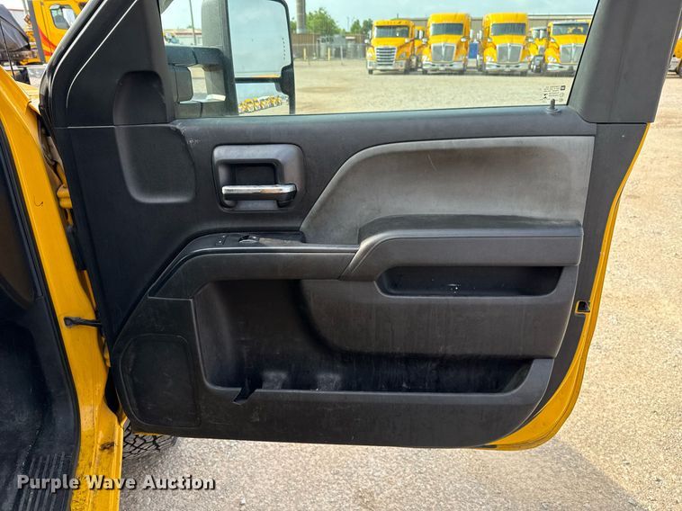 image for item EJ4539 2017 Chevrolet Silverado 3500HD utility bed pickup truck