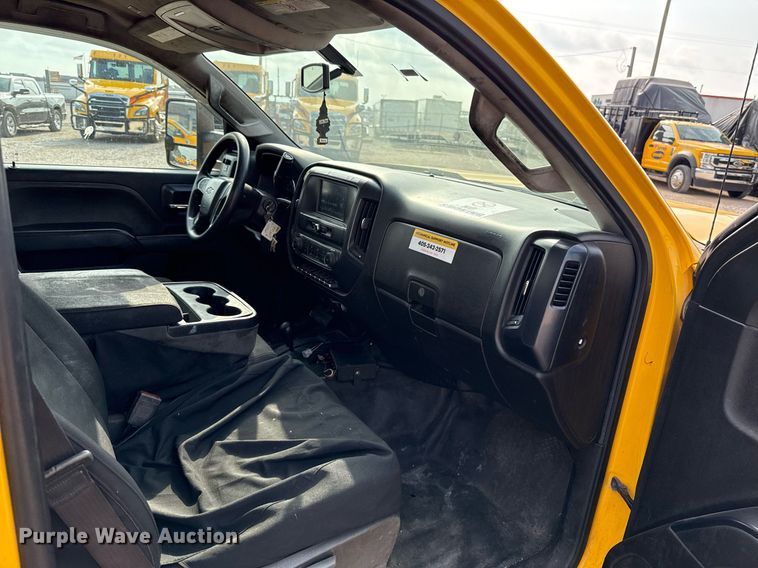 image for item EJ4539 2017 Chevrolet Silverado 3500HD utility bed pickup truck