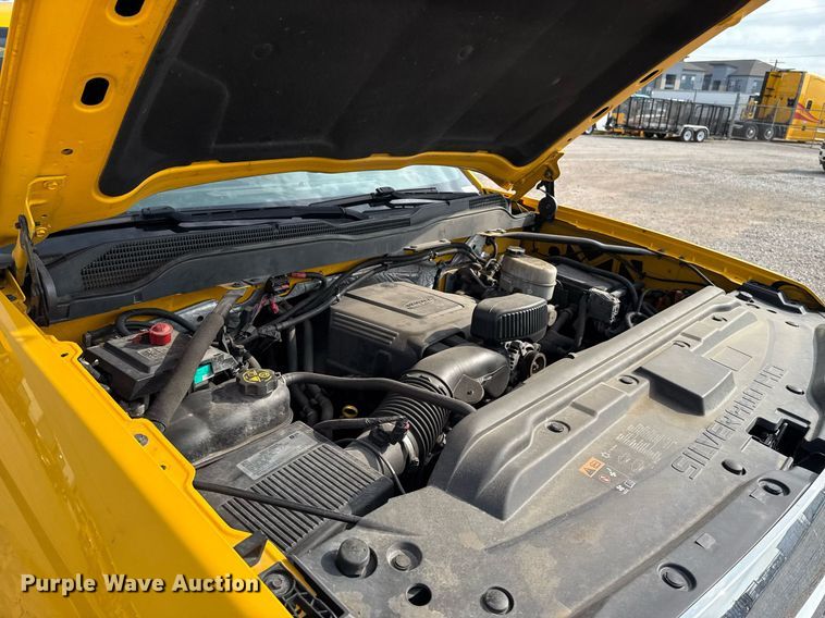 image for item EJ4539 2017 Chevrolet Silverado 3500HD utility bed pickup truck