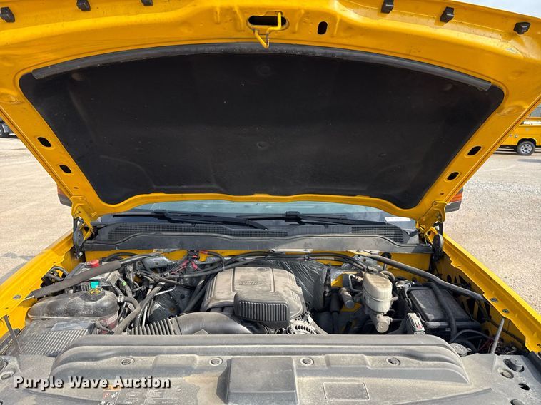 image for item EJ4539 2017 Chevrolet Silverado 3500HD utility bed pickup truck