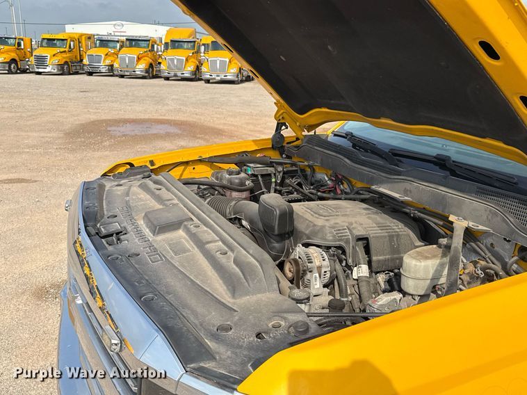 image for item EJ4539 2017 Chevrolet Silverado 3500HD utility bed pickup truck