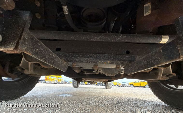 image for item EJ4539 2017 Chevrolet Silverado 3500HD utility bed pickup truck