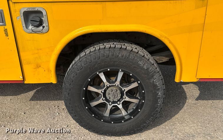 image for item EJ4539 2017 Chevrolet Silverado 3500HD utility bed pickup truck