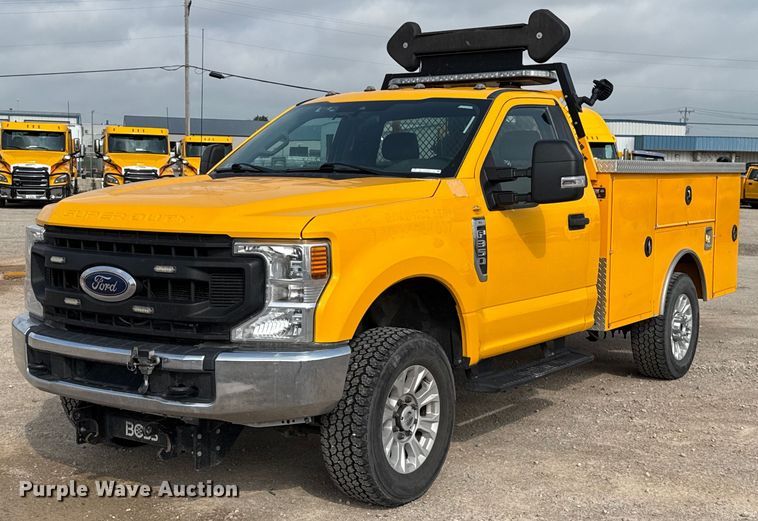 image for item EJ4540 2020 Ford F350 Super Duty utility bed pickup truck