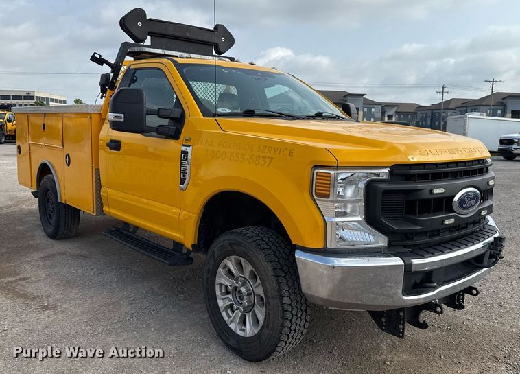 image for item EJ4540 2020 Ford F350 Super Duty utility bed pickup truck