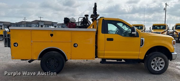 image for item EJ4540 2020 Ford F350 Super Duty utility bed pickup truck