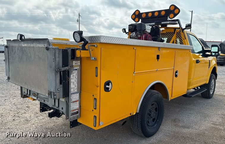 image for item EJ4540 2020 Ford F350 Super Duty utility bed pickup truck