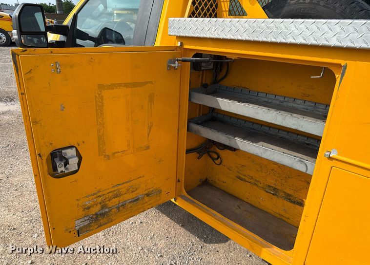 image for item EJ4540 2020 Ford F350 Super Duty utility bed pickup truck