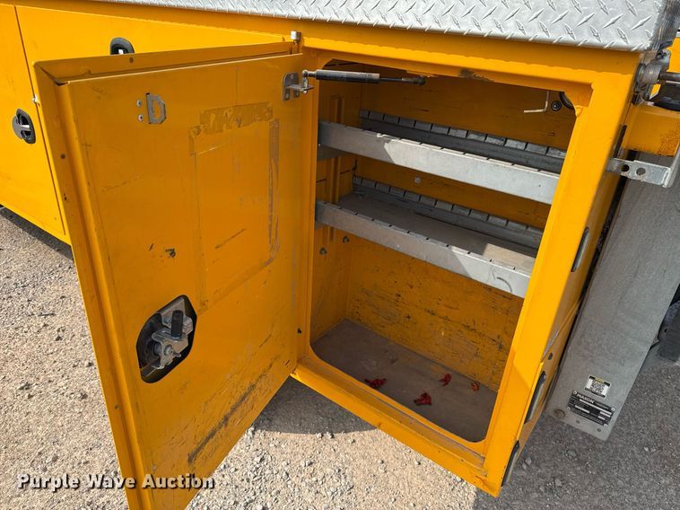 image for item EJ4540 2020 Ford F350 Super Duty utility bed pickup truck