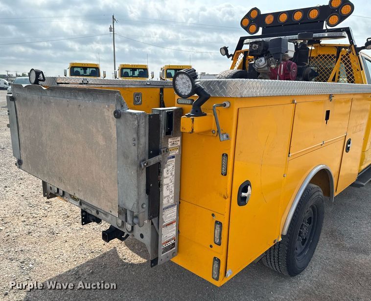 image for item EJ4540 2020 Ford F350 Super Duty utility bed pickup truck