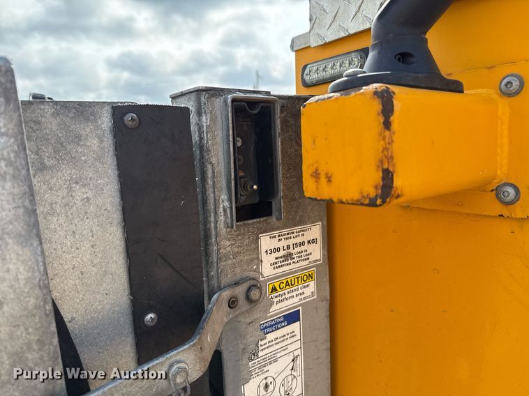 image for item EJ4540 2020 Ford F350 Super Duty utility bed pickup truck