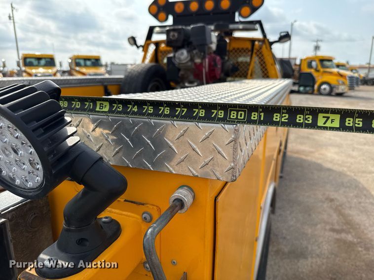 image for item EJ4540 2020 Ford F350 Super Duty utility bed pickup truck