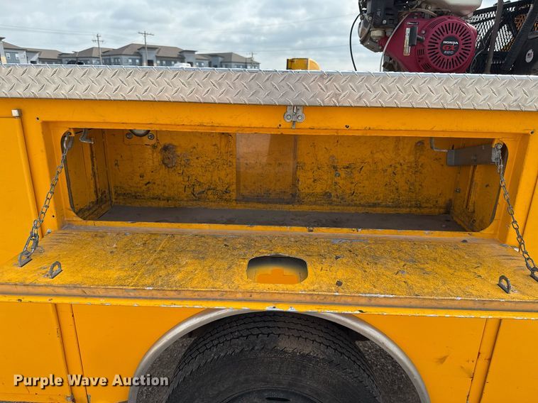 image for item EJ4540 2020 Ford F350 Super Duty utility bed pickup truck