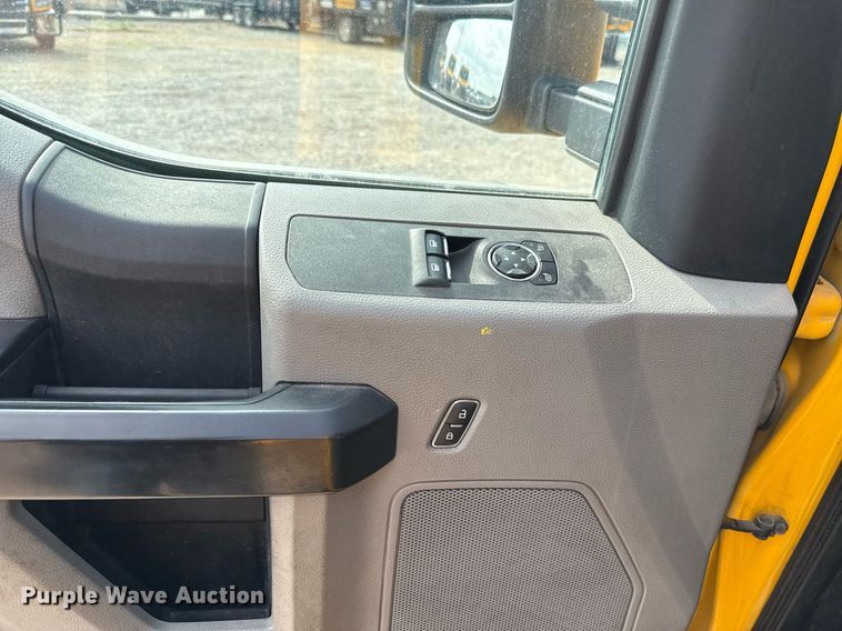 image for item EJ4540 2020 Ford F350 Super Duty utility bed pickup truck