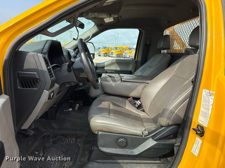 image for item EJ4540 2020 Ford F350 Super Duty utility bed pickup truck