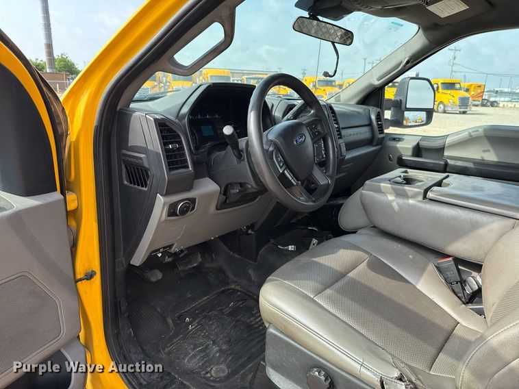 image for item EJ4540 2020 Ford F350 Super Duty utility bed pickup truck