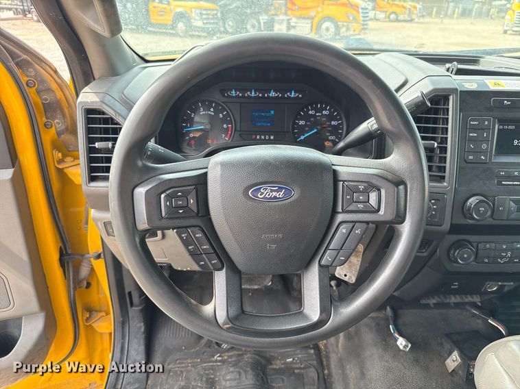 image for item EJ4540 2020 Ford F350 Super Duty utility bed pickup truck