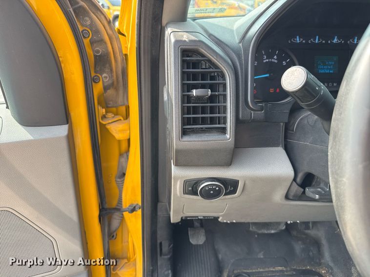 image for item EJ4540 2020 Ford F350 Super Duty utility bed pickup truck