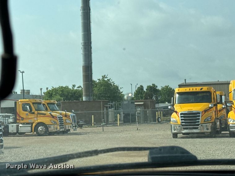 image for item EJ4540 2020 Ford F350 Super Duty utility bed pickup truck