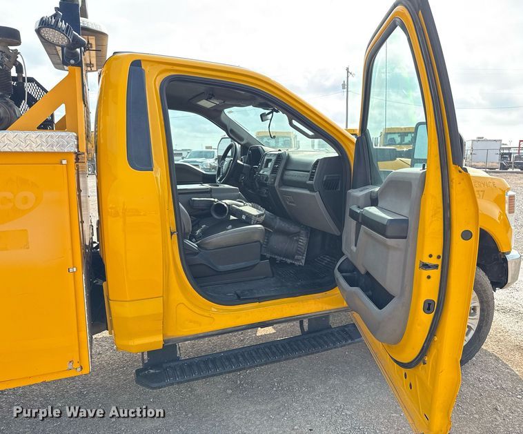 image for item EJ4540 2020 Ford F350 Super Duty utility bed pickup truck