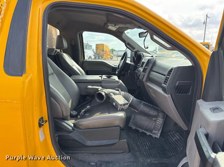 image for item EJ4540 2020 Ford F350 Super Duty utility bed pickup truck