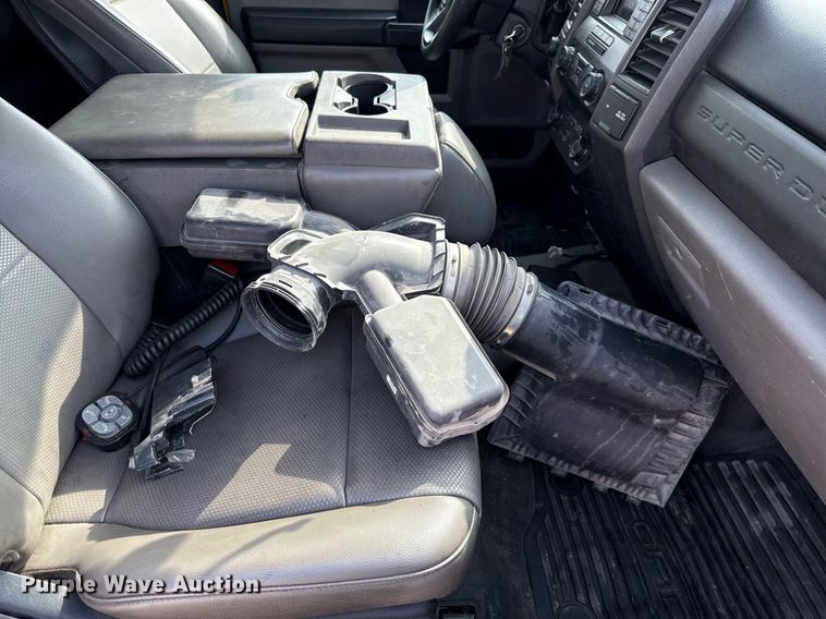 image for item EJ4540 2020 Ford F350 Super Duty utility bed pickup truck