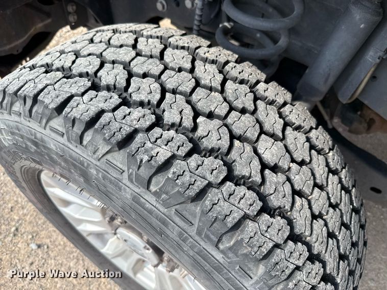 image for item EJ4540 2020 Ford F350 Super Duty utility bed pickup truck