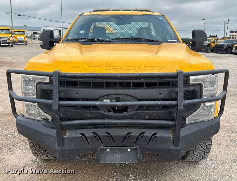 image for item EJ4541 2020 Ford F350 Super Duty utility bed pickup truck