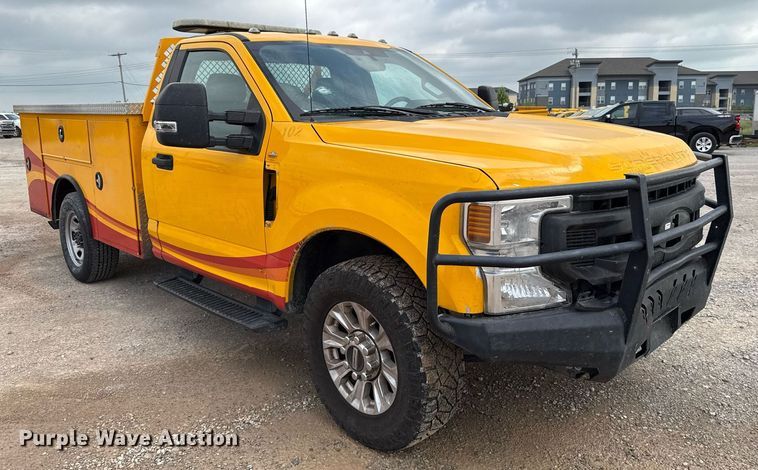 image for item EJ4541 2020 Ford F350 Super Duty utility bed pickup truck