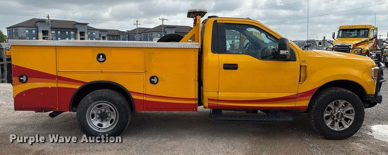 image for item EJ4541 2020 Ford F350 Super Duty utility bed pickup truck