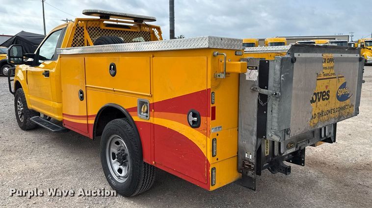 image for item EJ4541 2020 Ford F350 Super Duty utility bed pickup truck