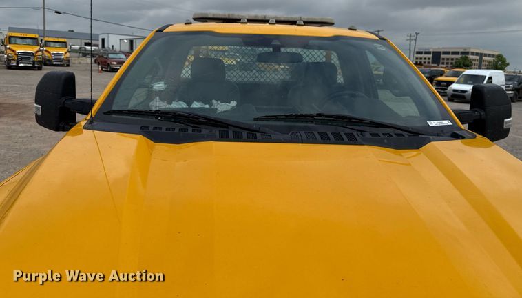 image for item EJ4541 2020 Ford F350 Super Duty utility bed pickup truck