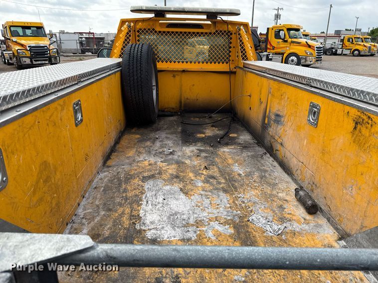 image for item EJ4541 2020 Ford F350 Super Duty utility bed pickup truck