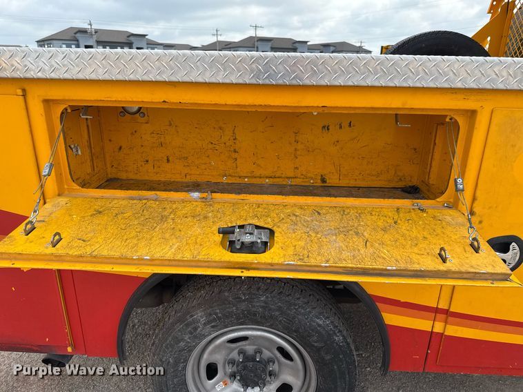 image for item EJ4541 2020 Ford F350 Super Duty utility bed pickup truck