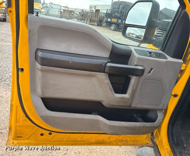 image for item EJ4541 2020 Ford F350 Super Duty utility bed pickup truck