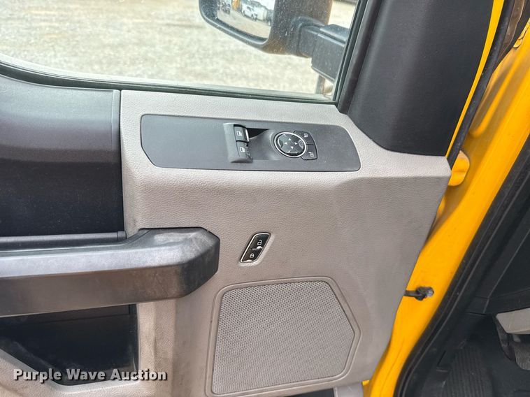 image for item EJ4541 2020 Ford F350 Super Duty utility bed pickup truck