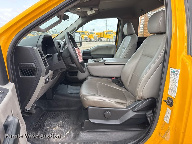 image for item EJ4541 2020 Ford F350 Super Duty utility bed pickup truck