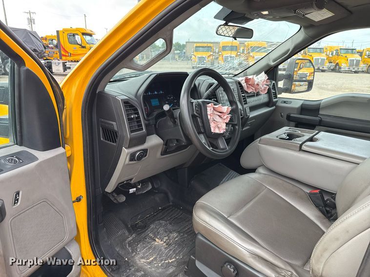 image for item EJ4541 2020 Ford F350 Super Duty utility bed pickup truck