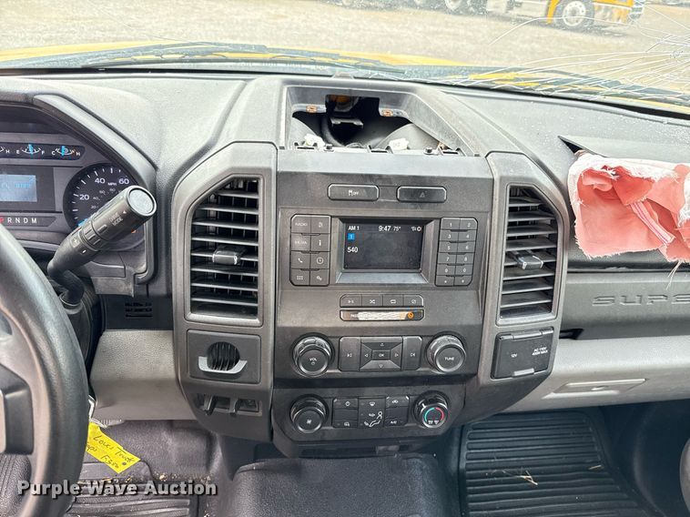 image for item EJ4541 2020 Ford F350 Super Duty utility bed pickup truck